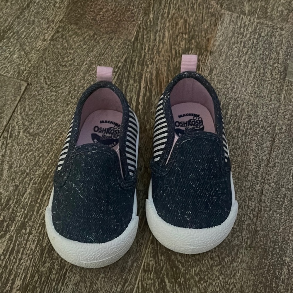 Oshkosh b'gosh baby shoes